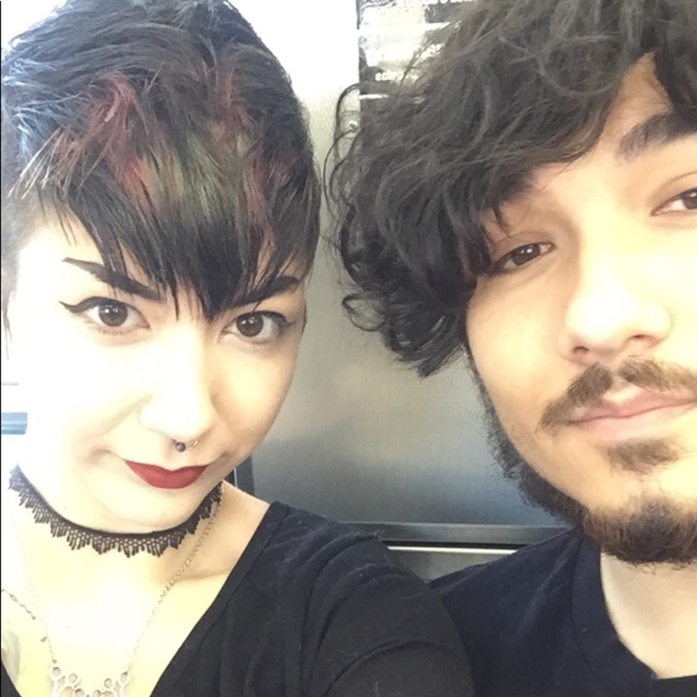 Meet your Posher, Bee